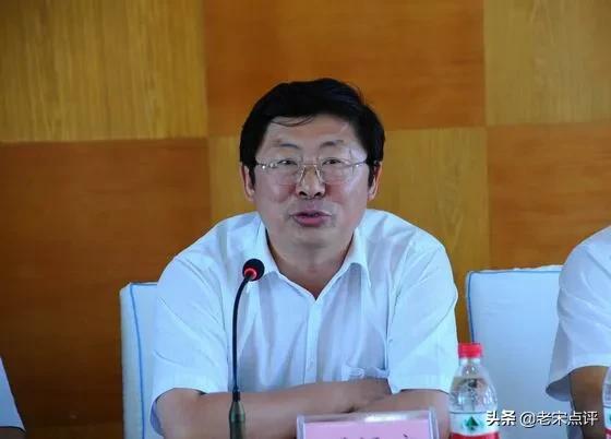 与他人发生不正当性关系，在4所大学任职的博导邓福庆栽了