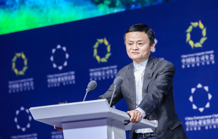 马云回国,公开现身在上海发言,往后会对阿里发展出手干预吗?