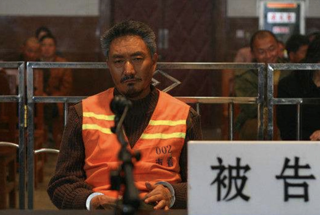 电影《无人区》的成功,吸引了一位来自北京的经纪人找到多布杰