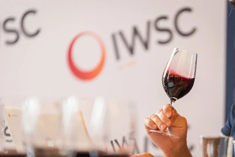 中国葡萄酒在2022年IWSC的赛果展示出中国酿酒产业日益增强的信心