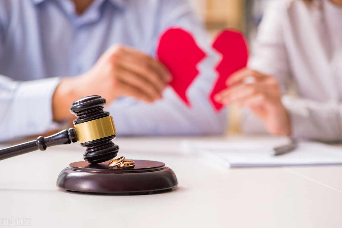 离婚纠纷,离婚纠纷开庭被告不出庭会怎么样