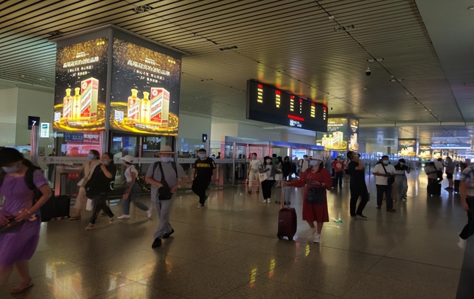 郑州东站高铁广告投放，腾众传播解锁郑州高铁媒体广告投放价格