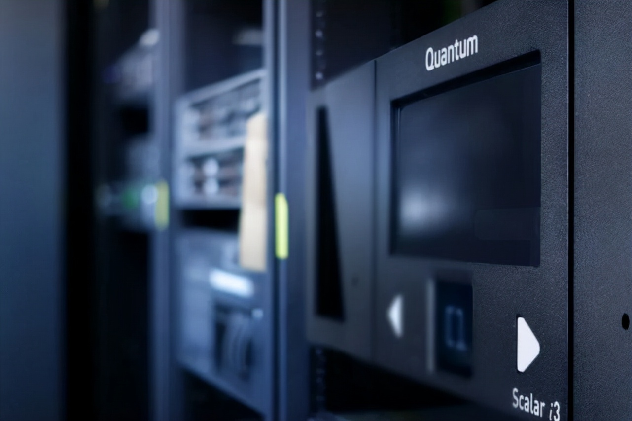 强大的数据保护与半高LTO-9驱动器