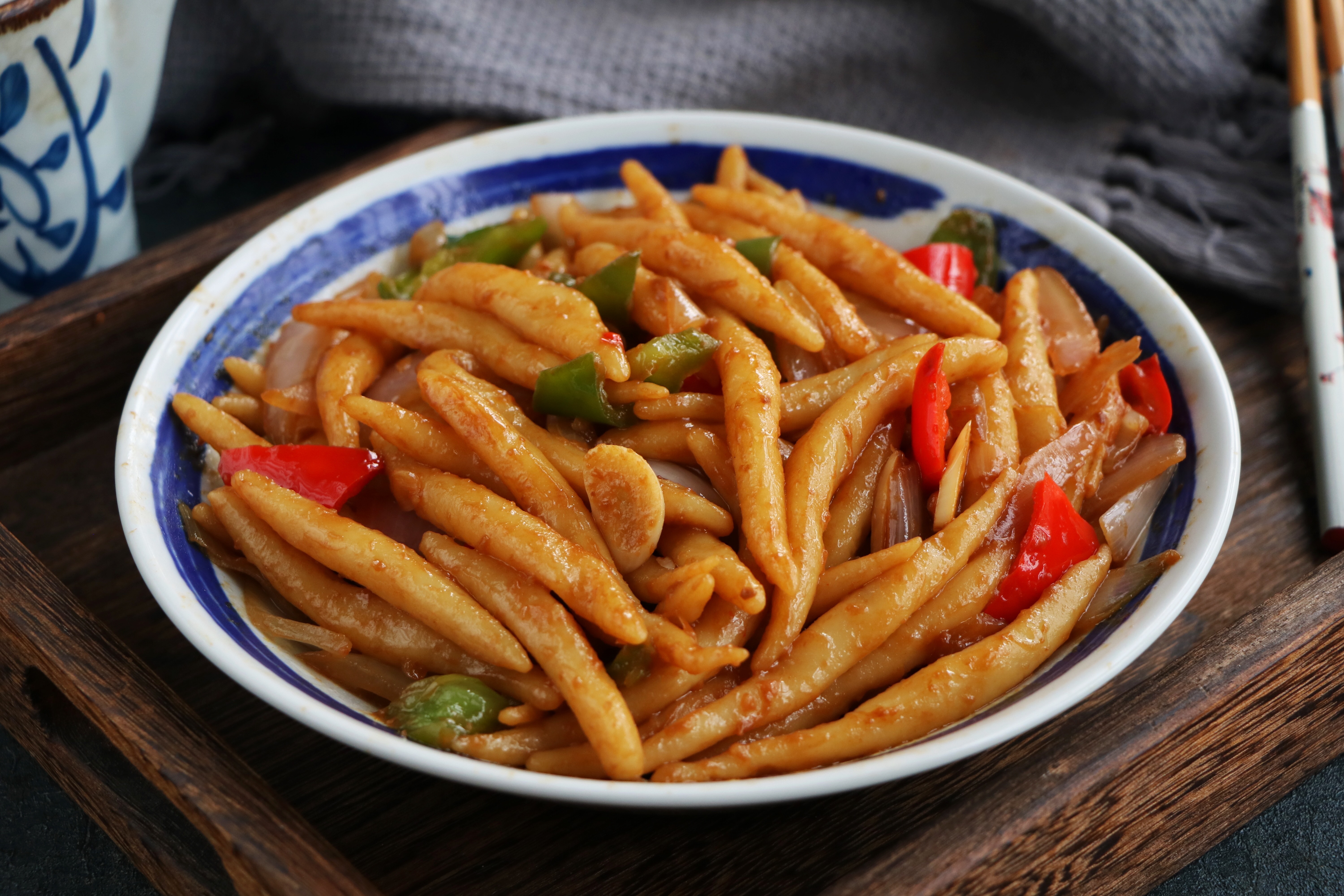 土豆别总是拿来炒土豆丝，试试3种特色吃法，口感一流，特别解馋