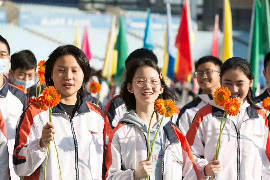 江苏省最强高中出炉，夺得11枚金牌，全国排名前十