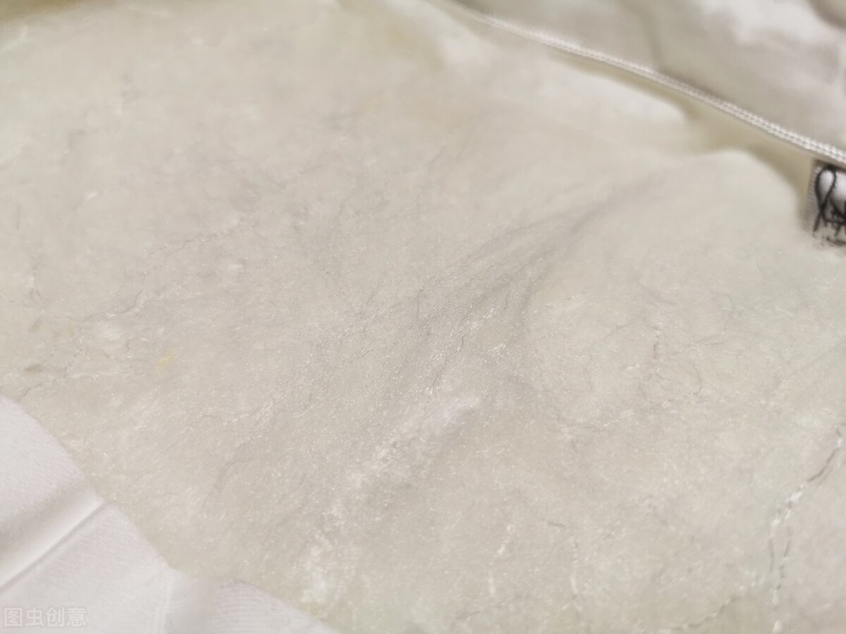 羽絨被好還是蠶絲被好（壹邦小知識：蠶絲被好還是棉被好還是羽絨被好 蠶絲被幾斤為最佳）