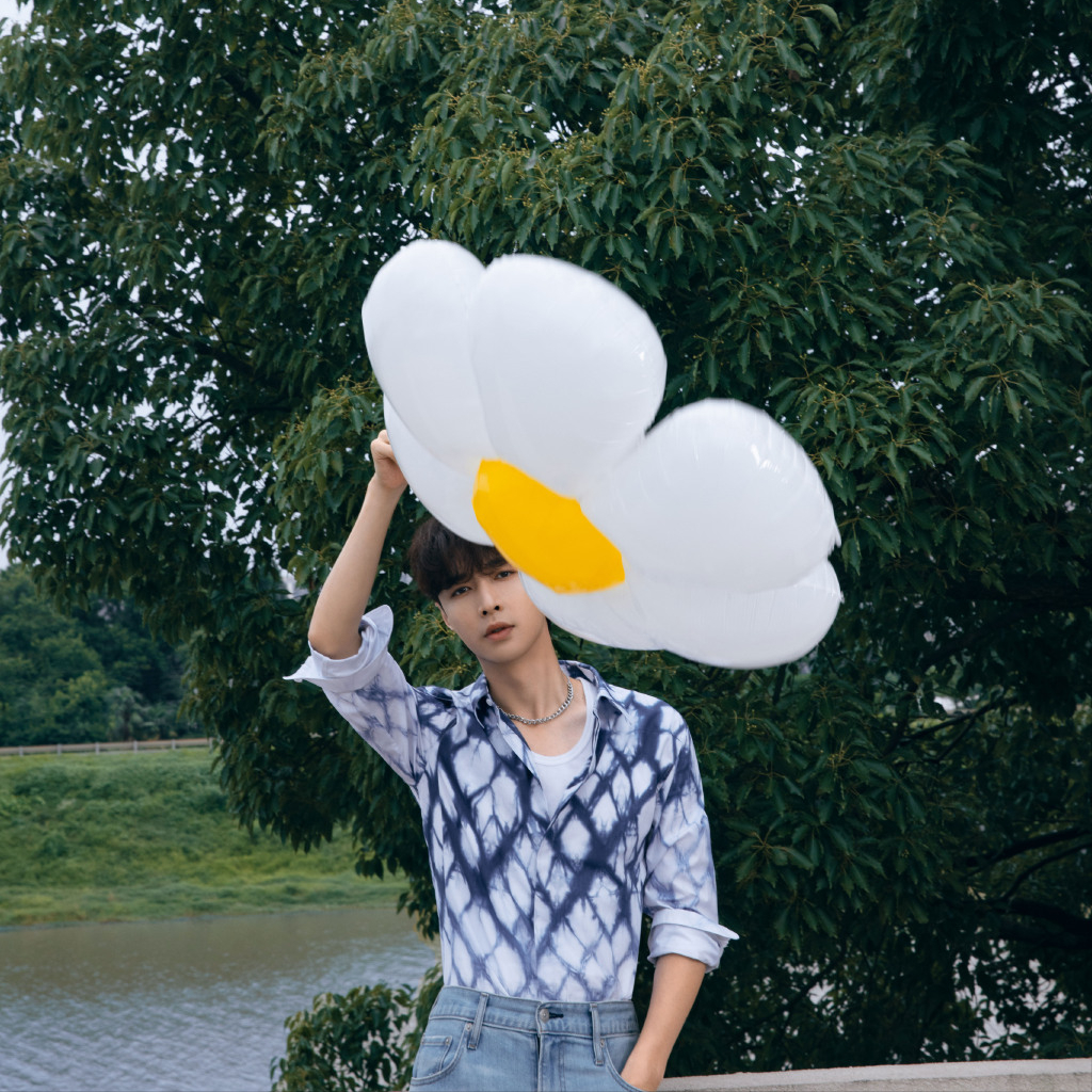 张艺兴线上见面会，信息量满满，沉浸式的露营感受很惬意