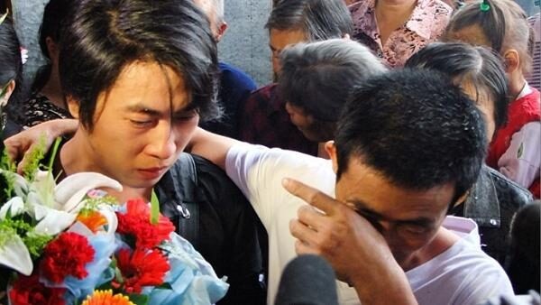 7岁时目睹母亲遇害，被拐的他记下凶嫌模样，18年后跨越千里复仇