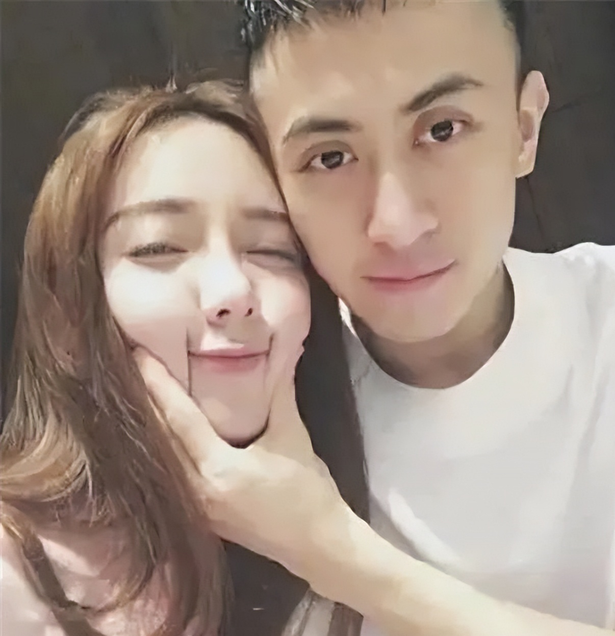 被王思聪骂地摊货，生下孩子后密谋3年，韦雪真的捞了9亿分手费吗