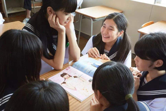 孩子在学校被欺负该“打回去”吗？父亲高情商反击，引家长称赞