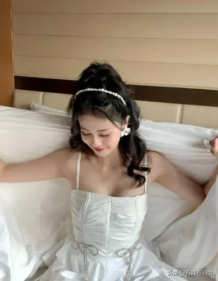 高圆圆、古力娜扎、蔡文静美图大赏，微微一笑很倾城