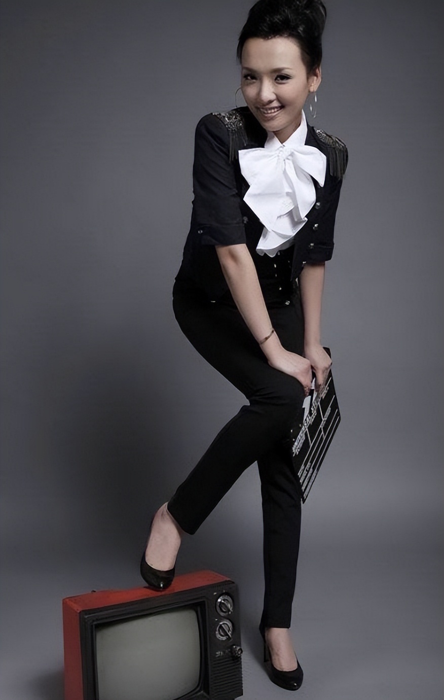 本是礼仪小姐，后被赵本山选中出演《乡村爱情》，如今生活幸福