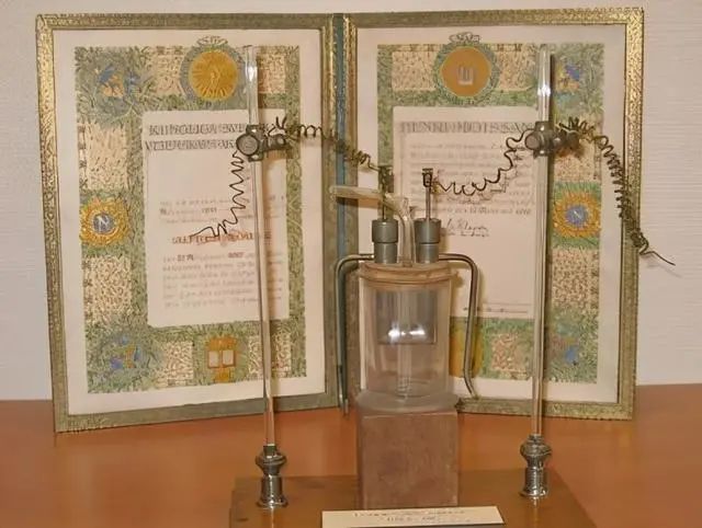 氟元素的发掘之路：时刻与“死神”相伴的化学家们