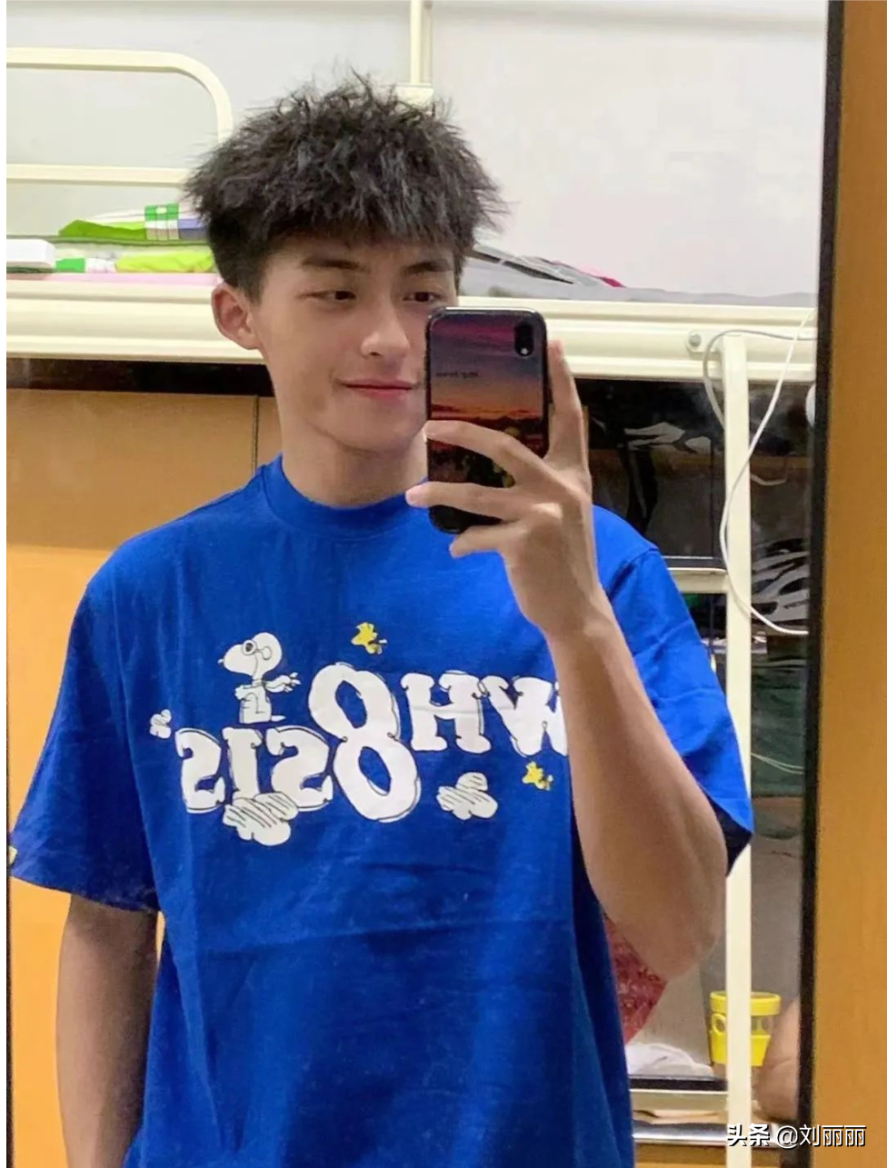 男生烫发发型图片 男生烫头发型种类图片-思宇生活