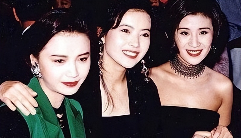 吴君如说错一句话，差点被东北四爷扣住，吴君如：四爷我只认谢贤