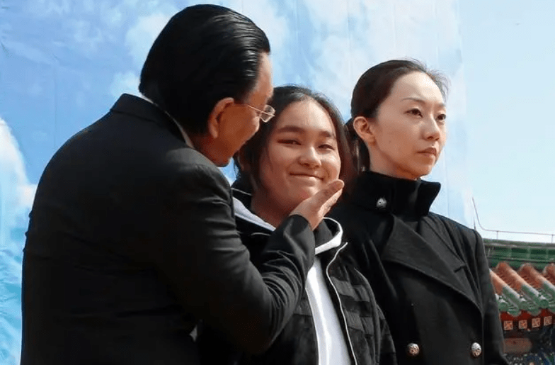 侯耀文女儿侯瓒:曾状告侯耀华,怨恨父亲14年,终究亲情战胜一切