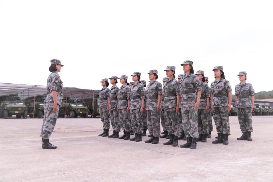 文武兼备，看这群大学生女兵的青春芳华