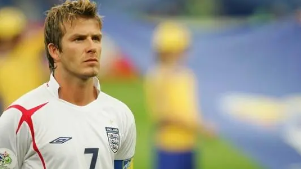 贝克汉姆是哪个球队（“红魔七号”贝克汉姆，英国女人最想嫁的男人，身价超115亿）