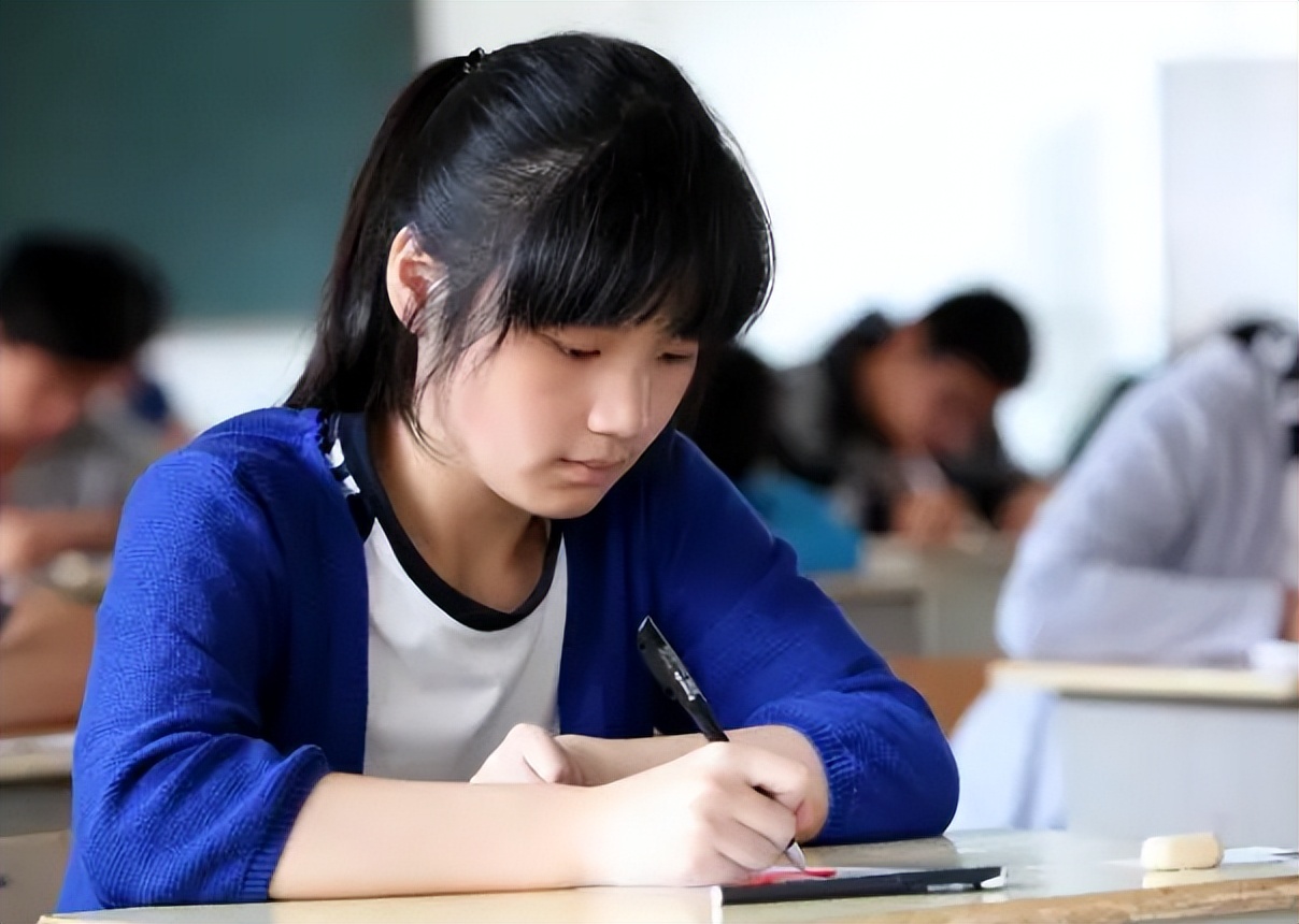 “比预想得好”，高考分数与模拟考分数能差多少，学霸说出实情