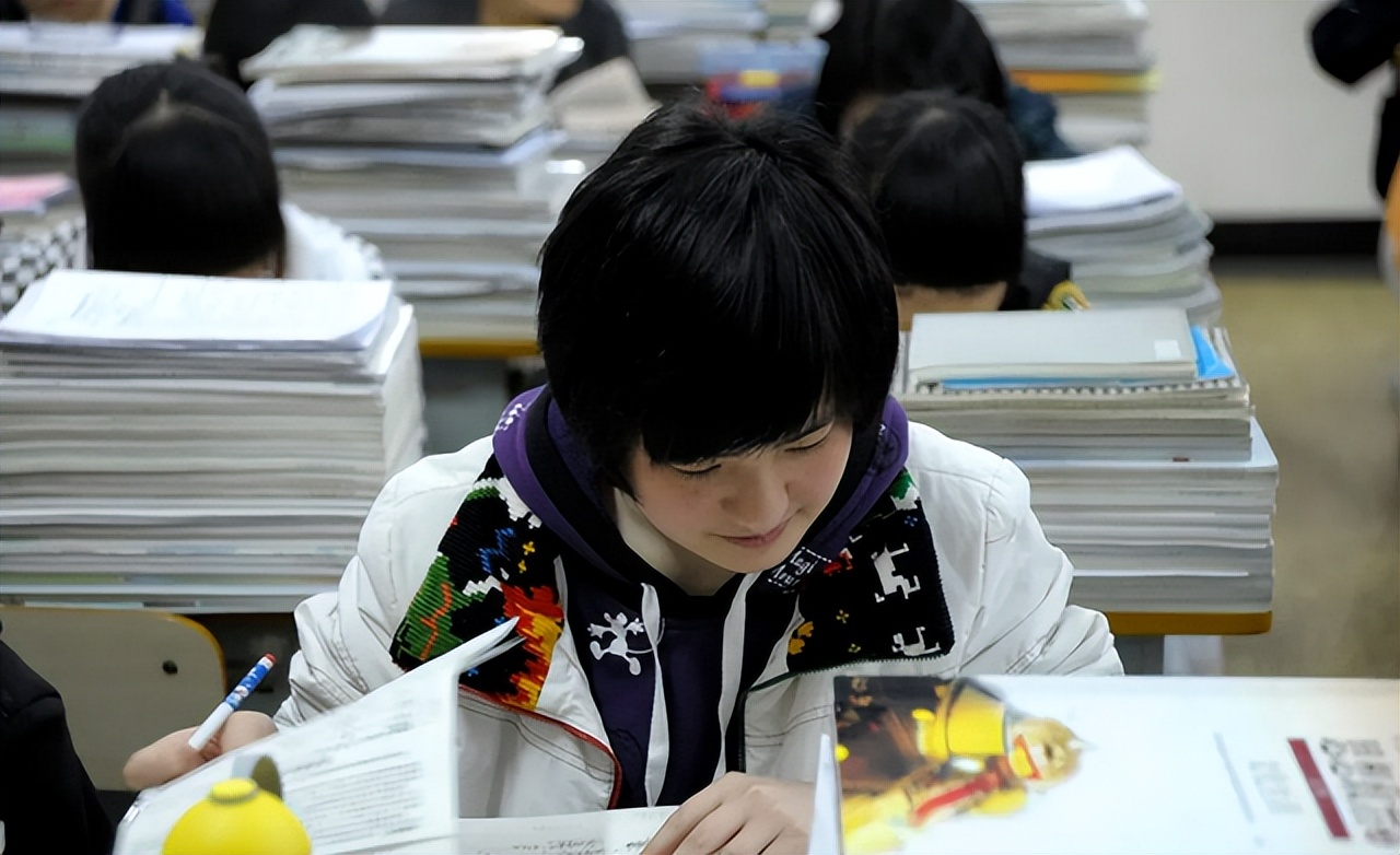 不仅考研有大小年之分，高考也一样，可从这几方面可寻其规律