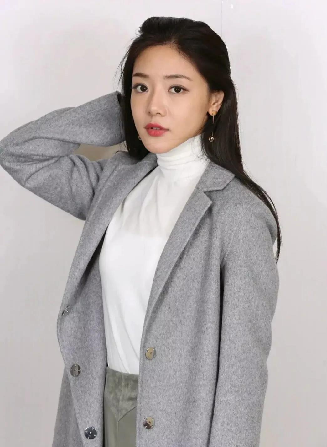 爱情公寓唐悠悠扮演者—邓家佳