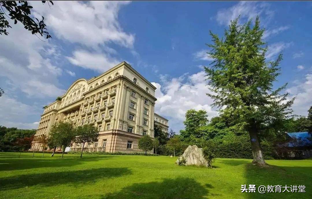 重庆的大学最新排名，重庆大学排行第一！男女比例相差巨大