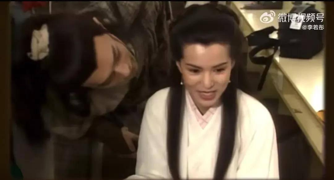 这是最经典的杨过和小龙女了吧