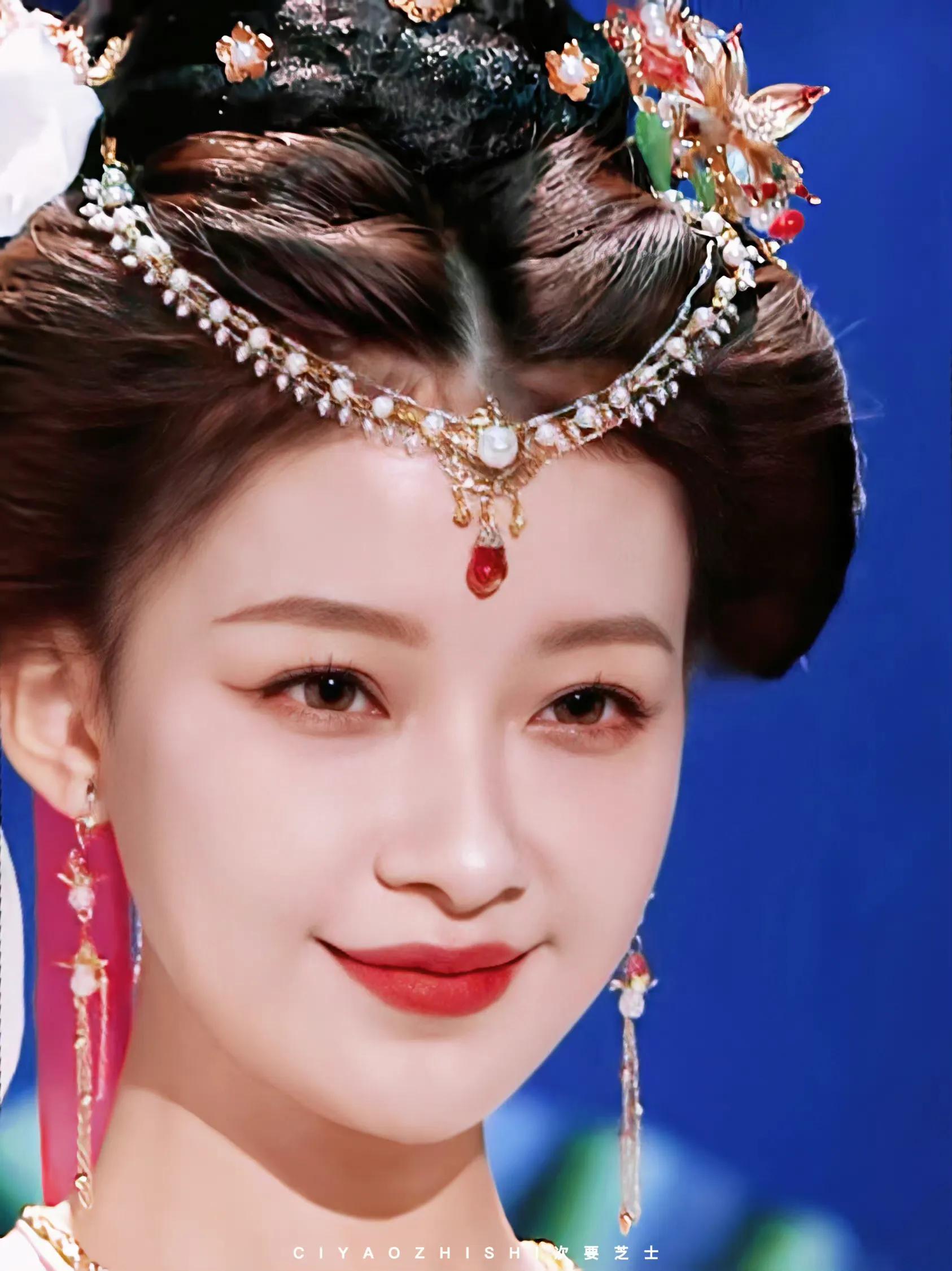 只有我现在才发现孙怡又美又甜吗？看图❤️❤️