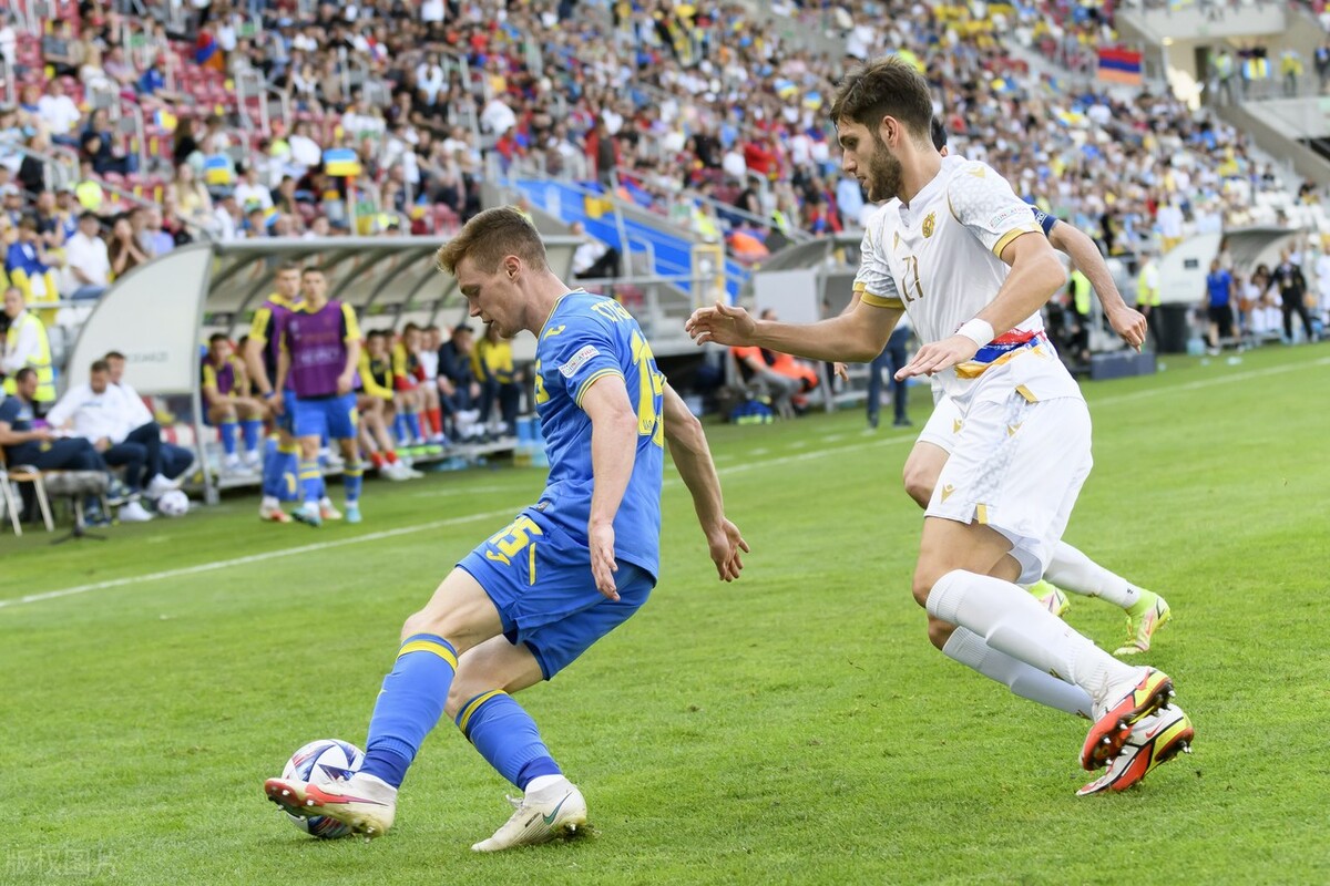3-0，又赢！狂轰14脚，乌克兰无惧世界杯出局，控球66%，升至榜首