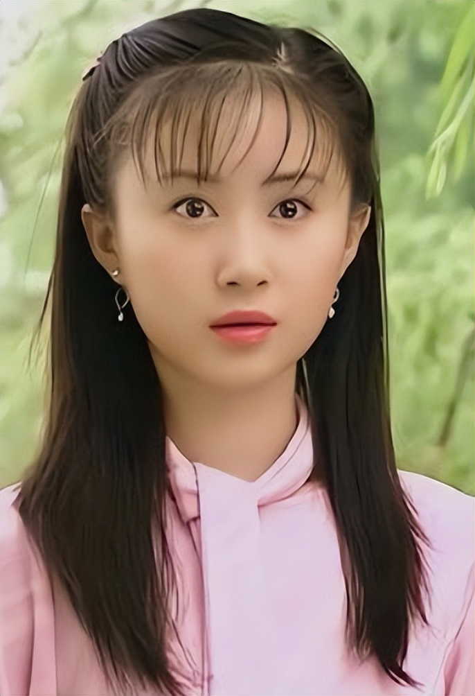 都是十四五岁的样子(你知五官型美女吗?