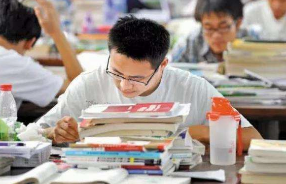 “抱歉，只有博士享受140万安家费”，低学历的廉价，无处不在