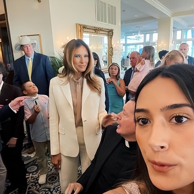 梅拉尼娅罕见出街！穿刺绣上衣背爱马仕包依然霸气，被保镖簇拥着