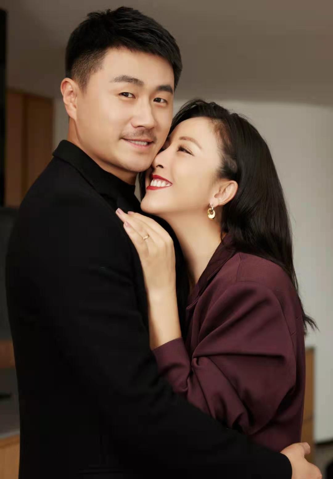 皇家刺青(黄小蕾:现实版爱情比"乔春燕"还虎,但好在收获了幸福)