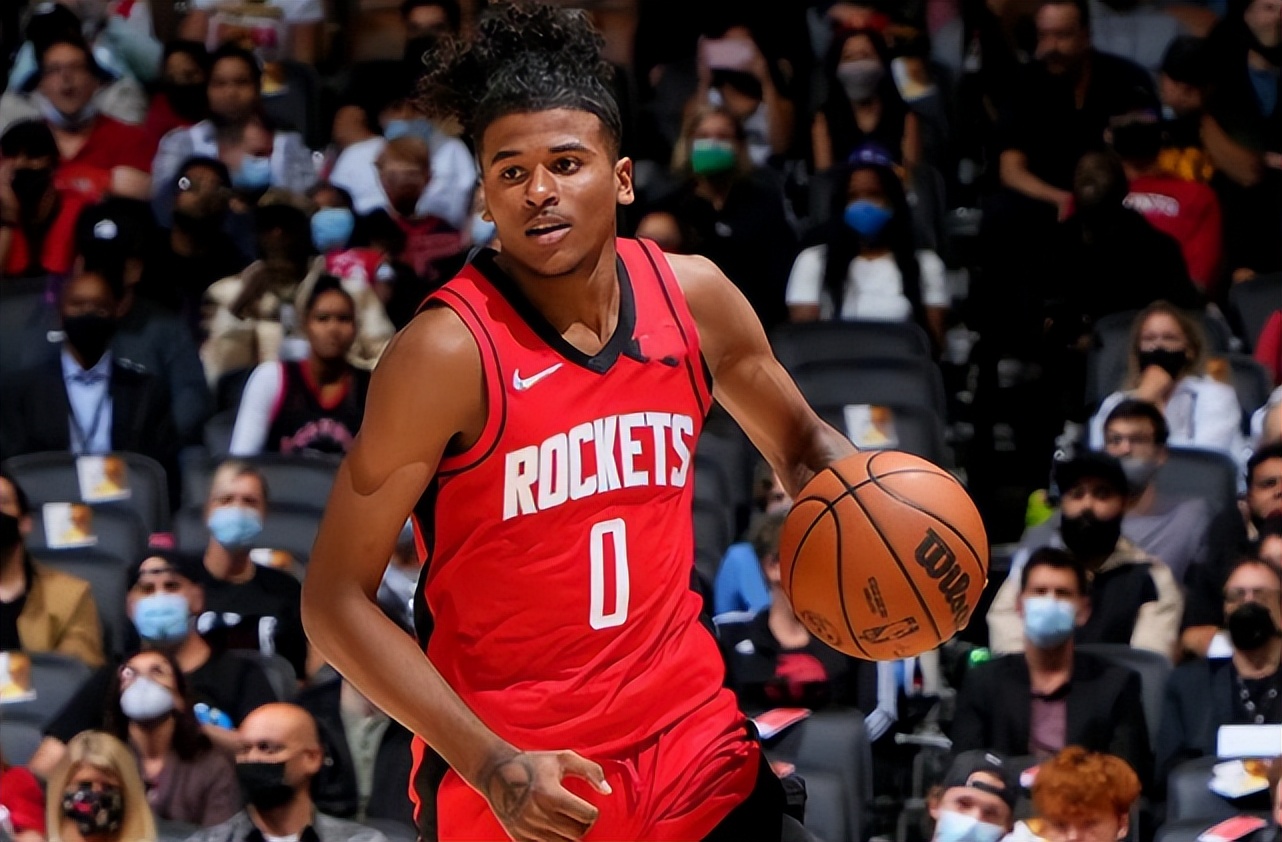 nba火箭队成员是哪些人（火箭官宣签约达成，20人大名单公布，谁是球队老大一目了然）-趣拿体育