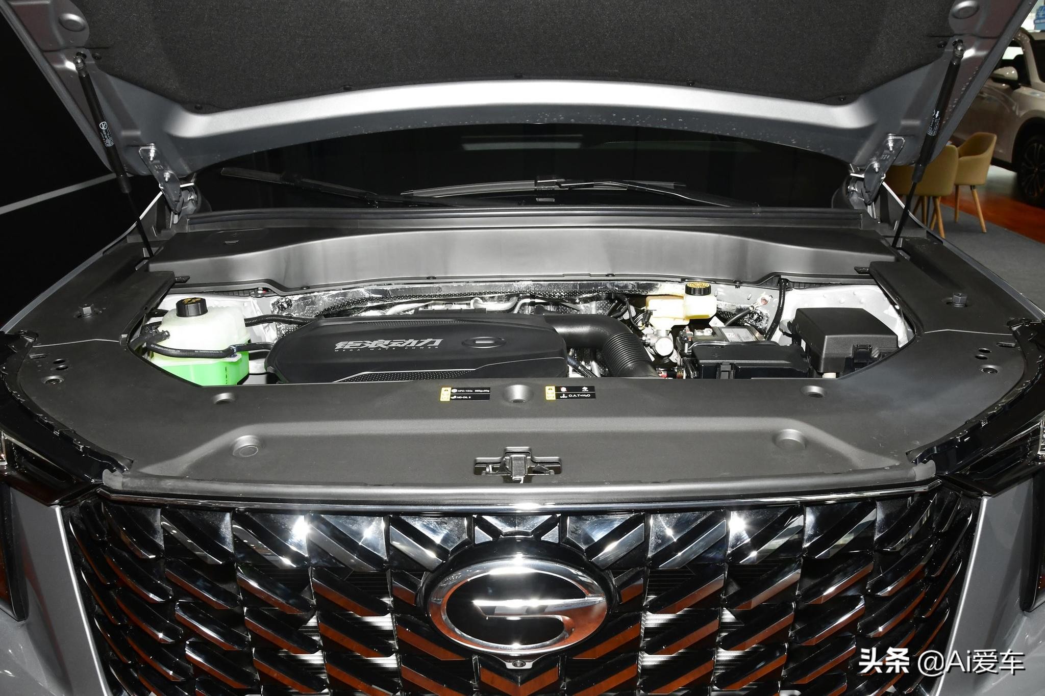 低价2.0T+7座设计，大尺寸高品质家用SUV，油耗不高，广汽传祺GS8