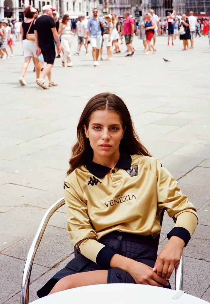 5号足球衣代表什么（世界杯来了，Blokecore 风的球衣穿搭席卷全球）