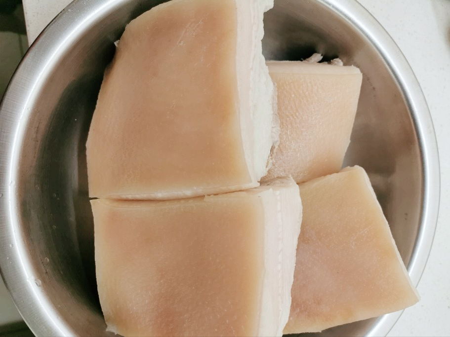 梅菜扣肉的正宗做法，软烂入味不油腻，年夜饭露两手，撑得住场面