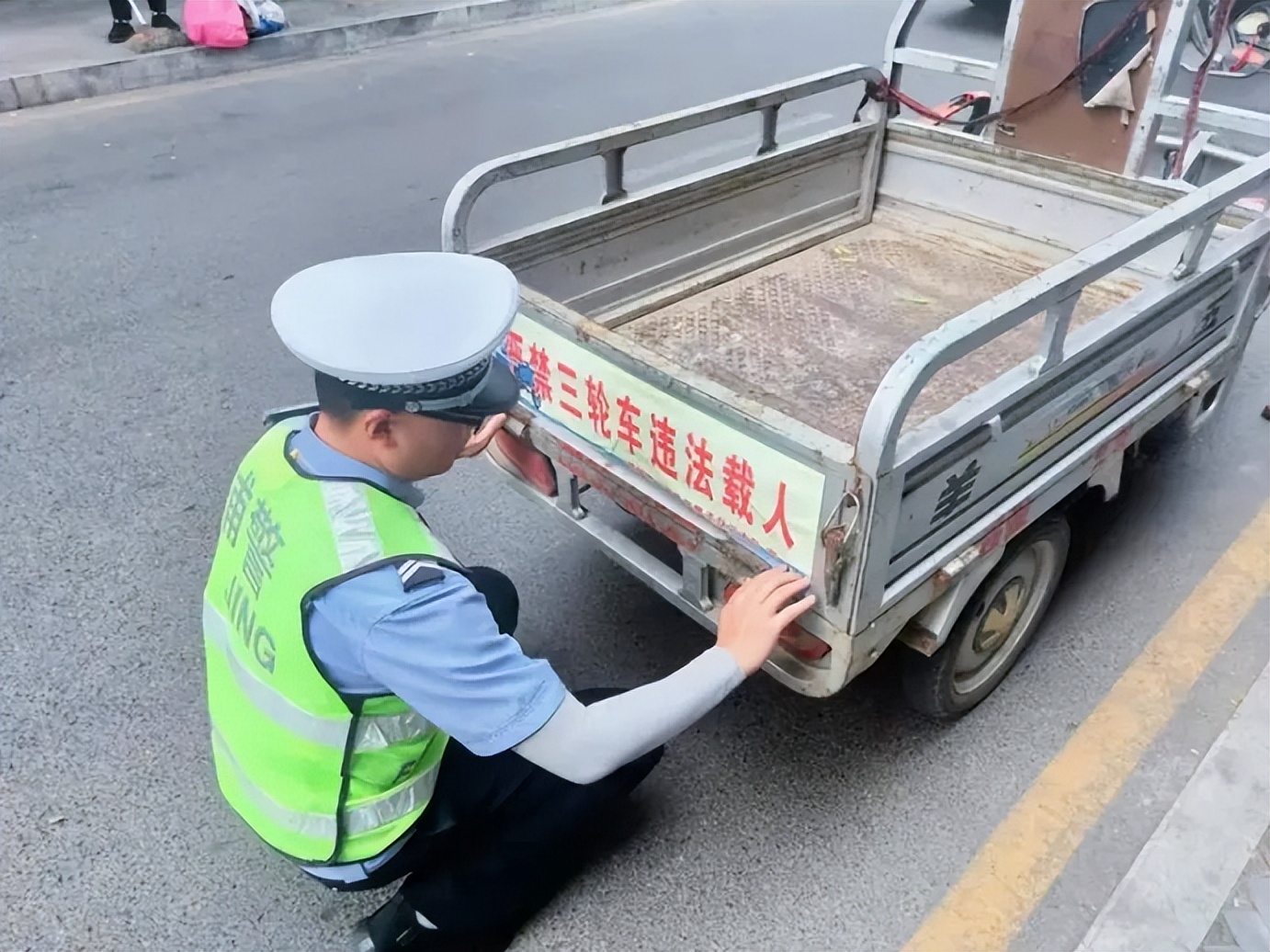 除了上牌、戴頭盔，電動車、三輪車還有這“3禁”，別被罰才知道