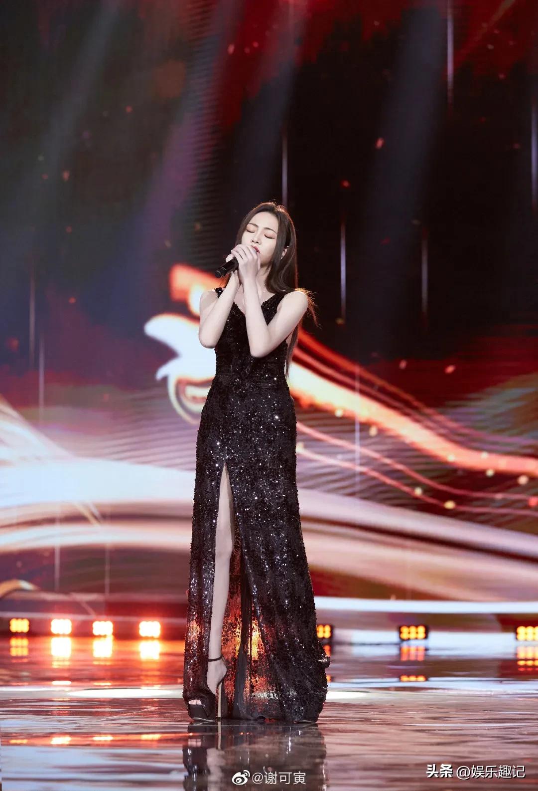 中国电视剧年度盛典众星造型,马凡舒一袭绿竹刺绣礼服温婉大气