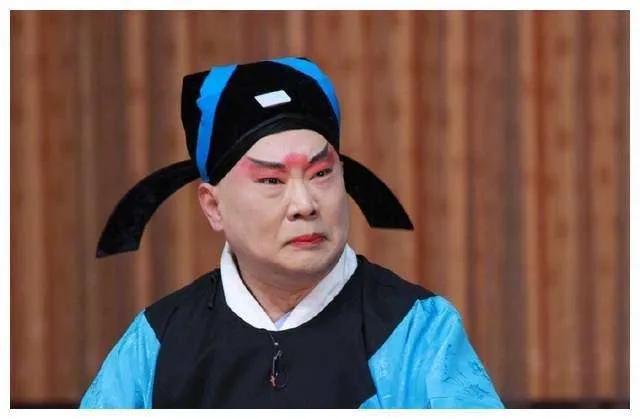 王珮瑜与郭德纲半斤八两，一个综艺老油条，一个被捧成救世主