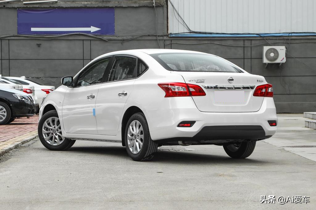 长期家轿销冠，便宜又省油的经典三厢车，日系品质，实拍日产轩逸