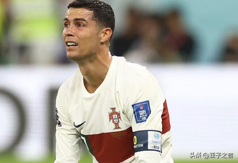 2018世界杯各國陣容名單</h2>

<p>　　卡塔爾世界杯最差陣容</p>

<p>　　最差陣容（4-3-3）</p>

<p>　　守門員：拉瓦斯（哥斯達黎加）</p>

<p>　　后衛：莫雷諾（墨西哥）、巴爾德（西班牙）、聚勒（德國）、基維奧爾（波蘭）</p>

<p>　　中場：貝爾（威爾士）、萊萬（波蘭）、穆勒（德國）</p>

<p>　　前鋒：C羅（葡萄牙）、盧卡庫（比利時）、孫興慜（韓國）</p>

<p>　　<img alt=