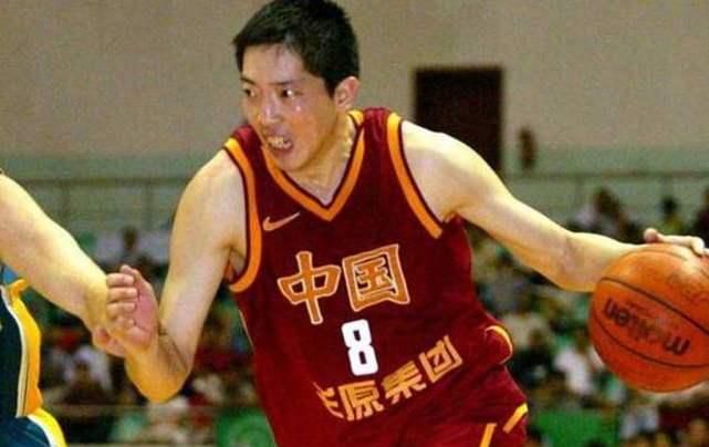 中国哪些运动员进过nba(盘点入选NBA的十大中国球员，胡卫东巴特尔威名依旧，姚明成传奇)