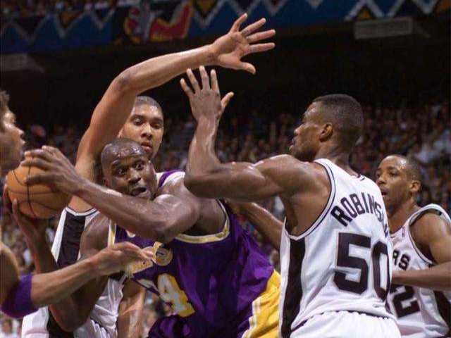 奧尼爾為什么能打nba（“大鯊魚”奧尼爾-為什么是史上最強中鋒，卻算不上最偉大？）