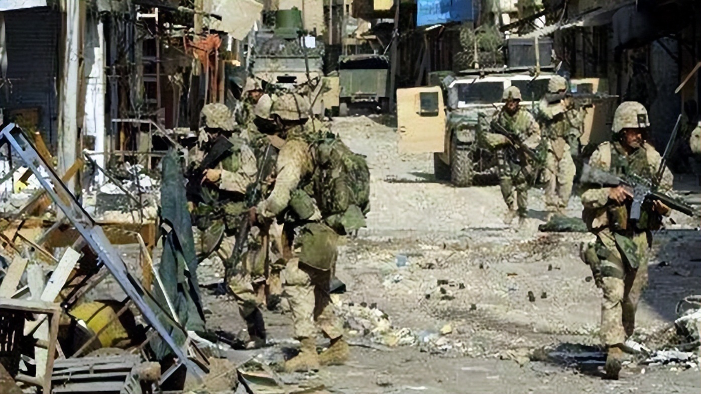 曝光美国大量黑料，掀翻希拉里，他是被美国全球通缉的顶级黑客