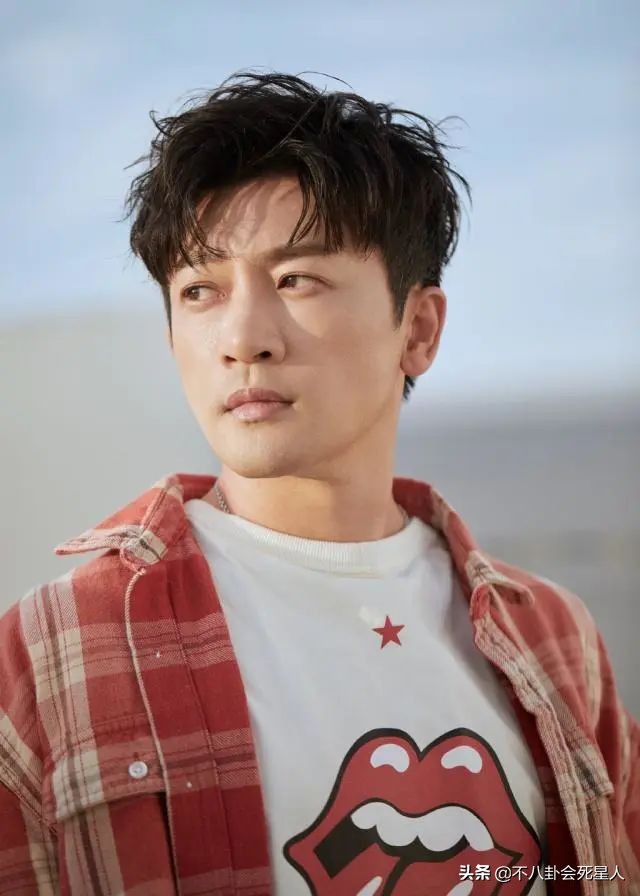 至今未婚的7位港台男神，个个身价不菲，最大61岁最小40岁