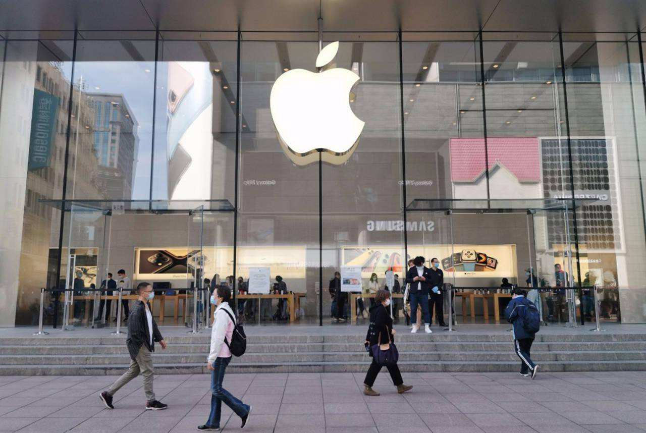 京东方烧光3000亿成第一，拿下iPhone15订单，为冬奥会造最大屏幕