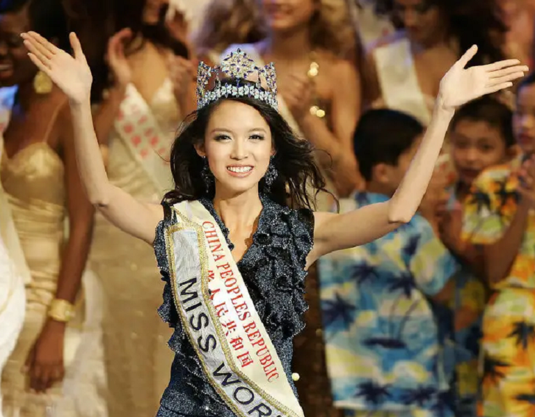 “世界小姐冠军”于文霞出身农村，2012年夺冠，后来投身公益事业
