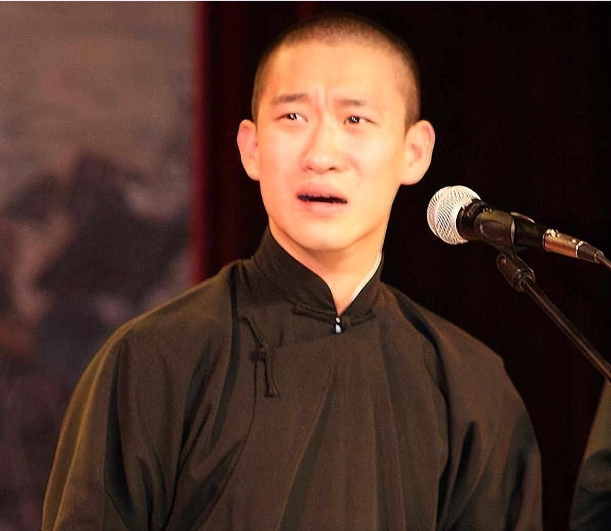 粉丝就在自己直播间里向观众重新朗读曹云金2016年发布的六千字文章