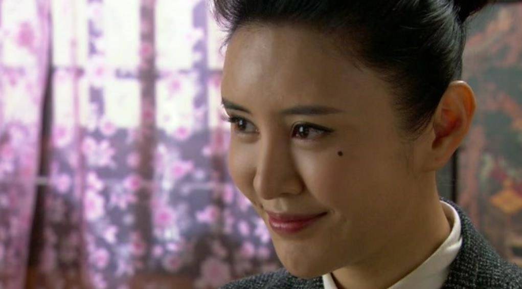 不知是不是受到容貌的影响,袁心冉渐渐从演艺圈消失,直到不久之前才在